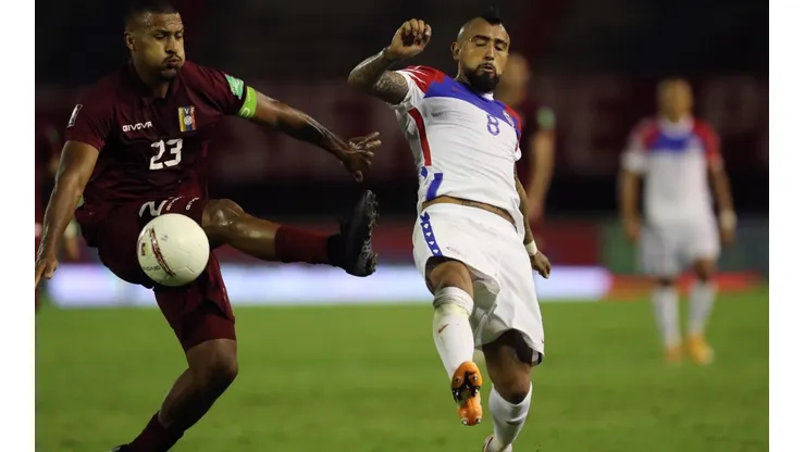 Salomón Rondón marcó el gol con el que Venezuela se impuso a Chile en Caracas.