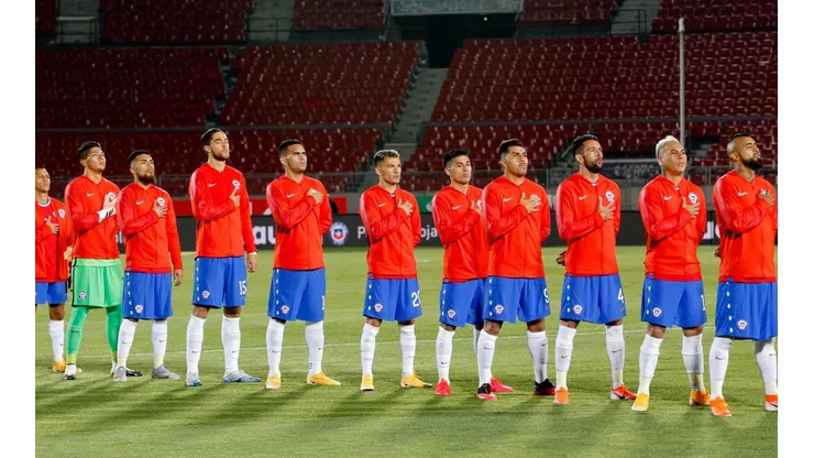 La selección chilena tiene una nómina de 27 jugadores para la triple fecha eliminatoria de octubre