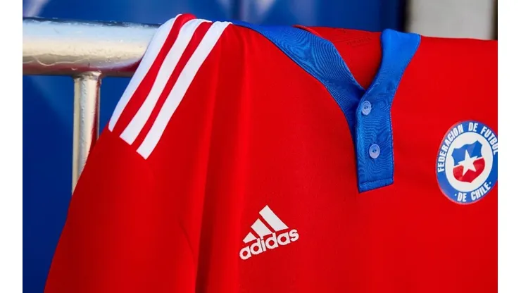 Adidas vuelve a vestir a La Roja.