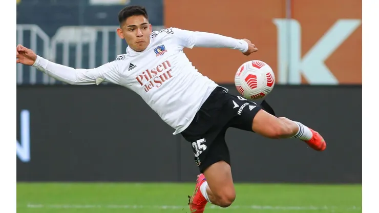 Joan Cruz sabe que debe ganarse más cantidad de minutos con Colo Colo.