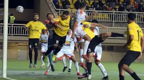 Gustavo Lanaro ingresó desde la banca y en veinte segundos se metió en un tiro de esquina y anotó el gol del triunfo de San Luis sobre Cobreloa en Quillota
