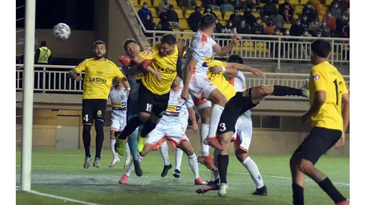 Gustavo Lanaro ingresó desde la banca y en veinte segundos se metió en un tiro de esquina y anotó el gol del triunfo de San Luis sobre Cobreloa en Quillota