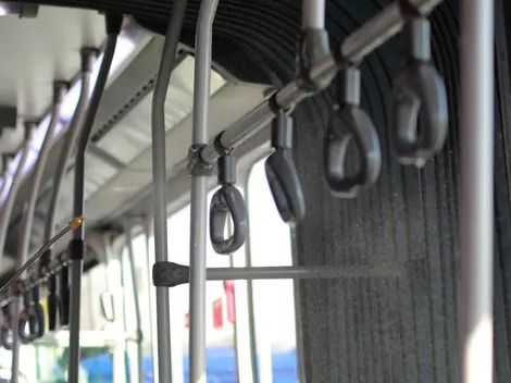 ¿Hasta qué hora pasan las micros sin toque de queda?