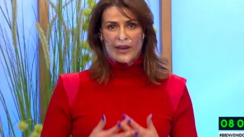 Tonka Tomicic en medio del matinal Bienvenidos.