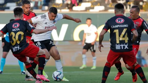 Colo Colo no pudo concretar sus oportunidades y Ñublense aprovechó la suya
