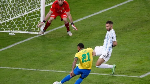 Emiliano Martínez tuvo un par de paradas importantes en la final de la Copa América.