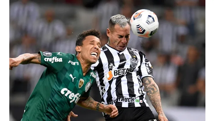Eduardo Vargas tuvo un compromiso complicado pese al gol.