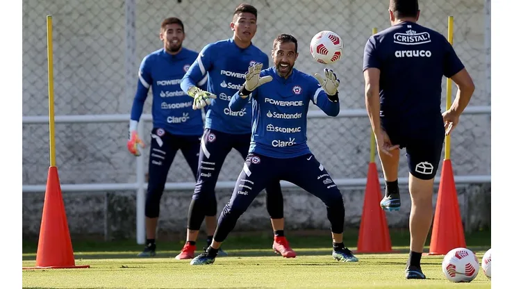 Claudio Bravo descartó haber influido en la nominación de Gabriel Castellón a la selección chilena, en desmedro de Brayan Cortés