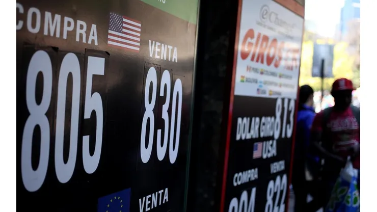 Dólar sobrepasa los $800 pesos