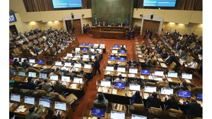 ¿Qué diputado planteó terminar las AFP?
