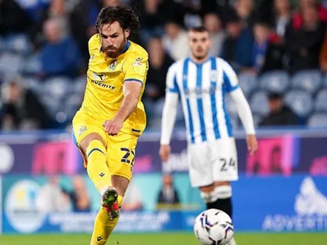 En llamas: golazo y doblete de Brereton Díaz en Inglaterra