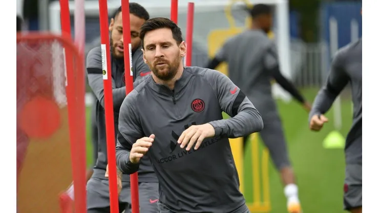 Messi volvió el martes a los entrenamientos con sus compañeros tras superar una lesión en su rodilla izquierda, por lo que fue citado para enfrentar al Manchester City. Foto: @PSG_espanol
