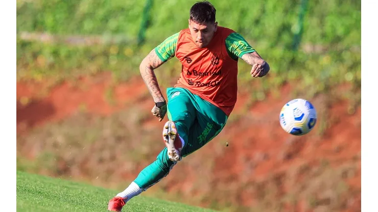 Nicolás Castillo sólo pudo ingresar a dos minutos del final en el único partido oficial que jugó por Juventude