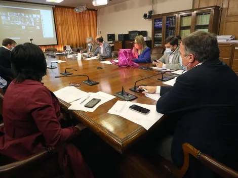 Comisión de Constitución aprueba el cuarto retiro y se mañana martes se votará hasta total despacho en la Sala