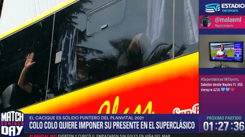 Los jugadores albos golpeaban las ventanas del bus