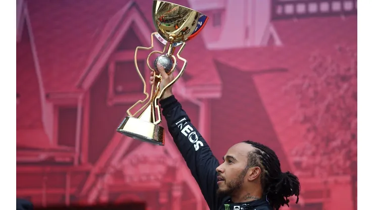 Lewis Hamilton está dos puntos por encima en la cima de la clasificación de la Fórmula 1.