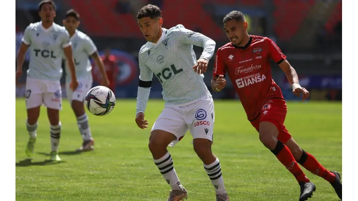 Santiago Wanderers lo dio vuelta en seis minutos y se lleva tres puntos de oro ante Ñublense