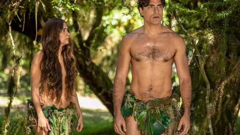 Carlo Porto y Juliana Boller protagonizan la primera fase de Génesis, como Adán y Eva, respectivamente.