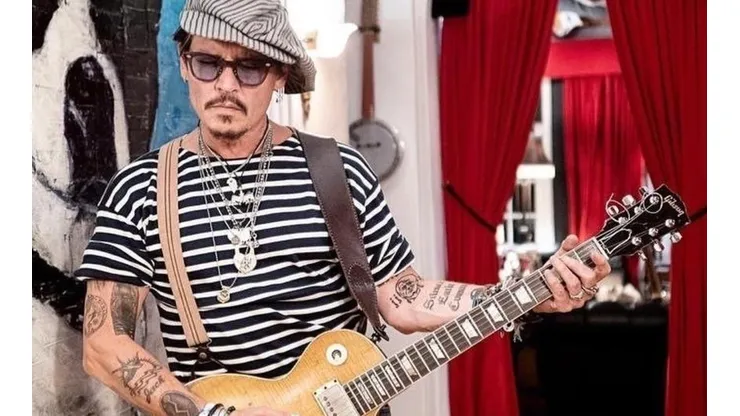 Johnny Depp relajado.