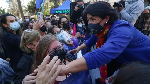 "Si no les gusta, váyanse a LinkedIn": Provoste se defiende tras el debate