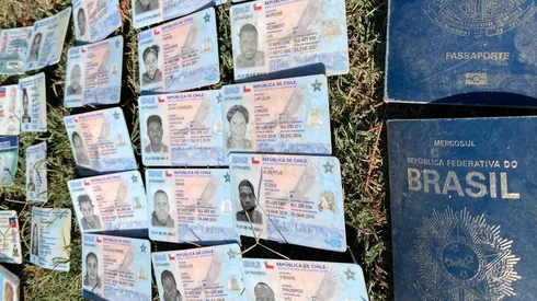 Decenas de cédulas chilenas son encontradas en la frontera de México con EEUU
