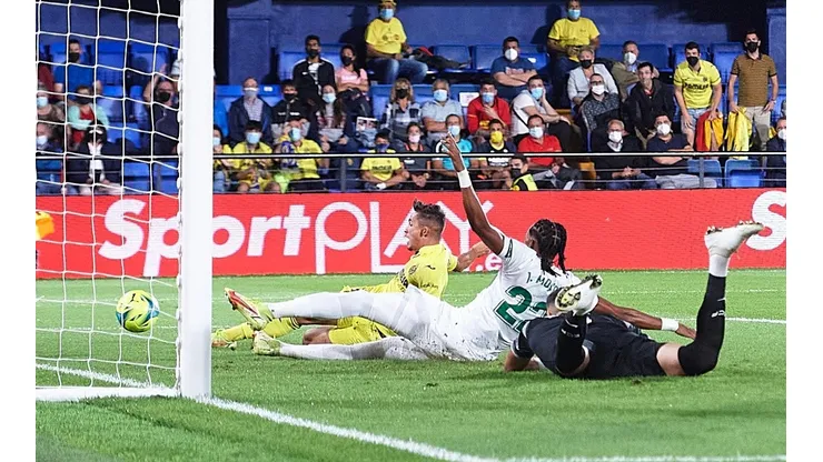 Elche de Enzo Roco fue goleado por el Villarreal