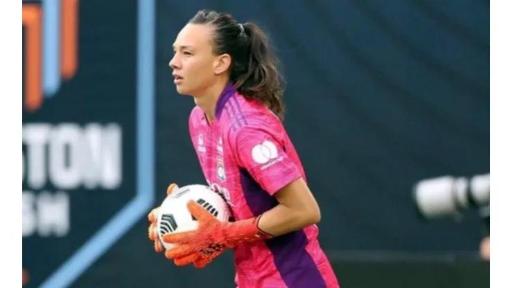 Tiane Endler explicó por qué se fue del PSG para fichar en Olympique Lyon.