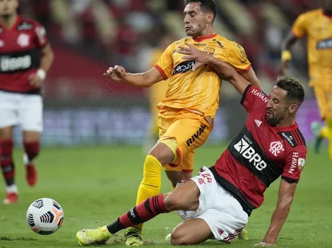 Huaso Isla saca aplausos y salva al Fla con cruce milimétrico