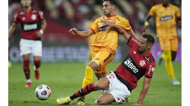 Mauricio Isla sacó aplausos en el Flamengo-Barcelona por Copa Libertadores.