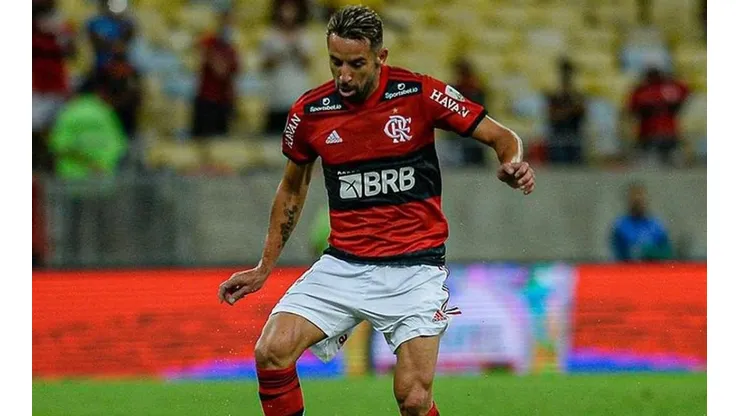 Mauricio Isla agradece el cariño al Maracaná tras su partidazo en Copa Libertadores con Flamengo.