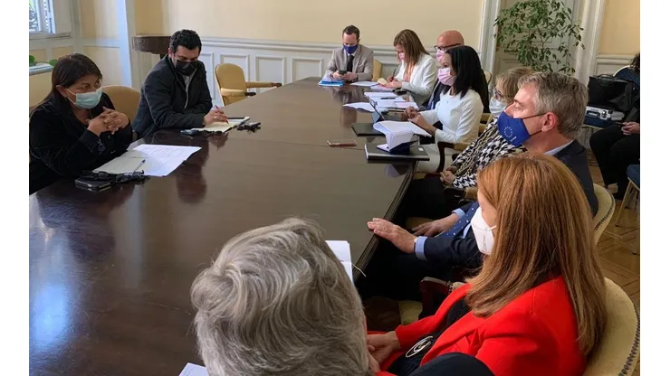 UE visita convención constitucional y la cataloga como "ejemplo para el mundo"