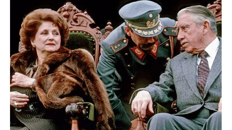 Valdivia revoca título honorífico a Pinochet e Hiriart