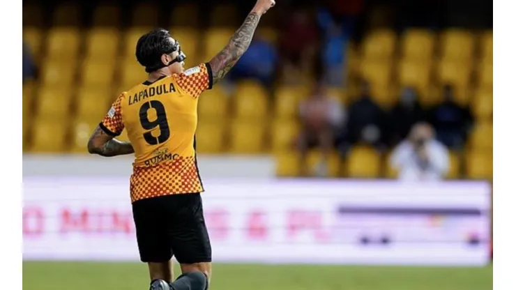 Lapadula anotó un triplete en Italia y en Perú ya lo ven brillando contra Chile