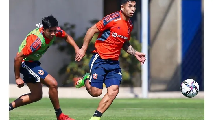 Universidad de Chile ya pudo entrenar con el nuevo balón oficial que será utilizado en los torneos profesionales del fútbol chileno