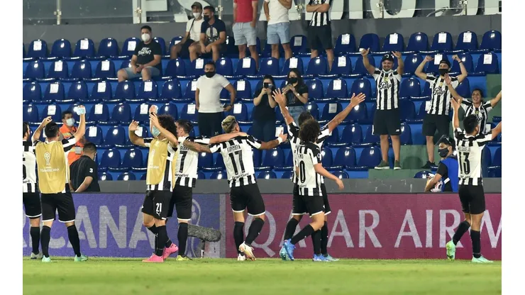 Libertad se metió entre los cuatro mejores de la Copa Sudamericana luego de eliminar a Santos.