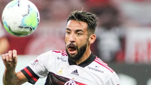 El chileno fue tratado como "lo peor de Flamengo" tras la caída ante Gremio.