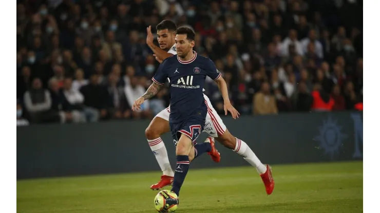 Lionel Messi tuvo un buen primer tiempo pero fue de más a menos ante Lyon.
