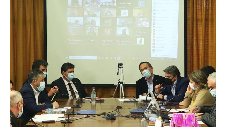 La Comisión de Constitución de la Cámara Baja retomará el debate el día 22 de septiembre
