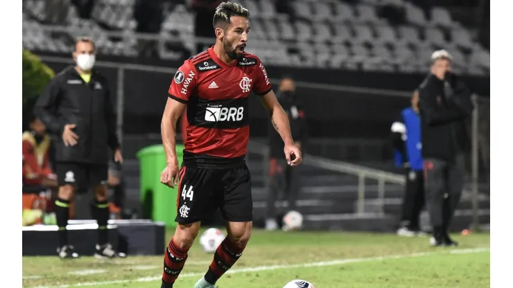 Mauricio Isla es blanco de las criticas de los medios brasileños por sus últimas actuaciones en el Fla.