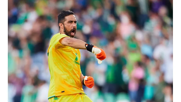Claudio Bravo fue titular en la Liga en desmedro de Rui Silva