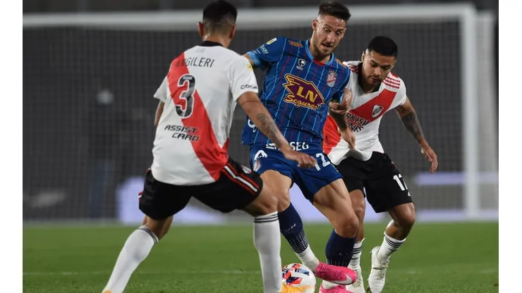 Paulo Díaz tuvo una sólida actuación ante Arsenal.