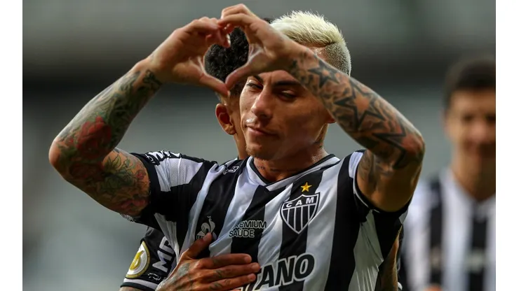 Eduardo Vargas timbró su segunda anotación en el Brasileirao y se encamina a un inédito título en el Brasileirao