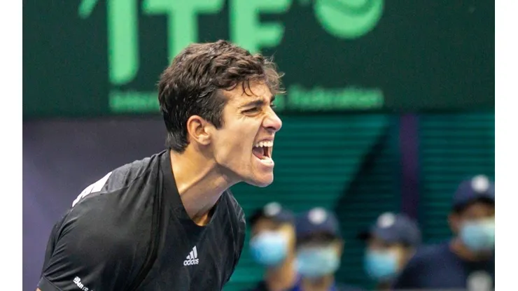 Cristian Garin no pudo igualar la llave de Chile contra Eslovaquia por Copa Davis, tras caer inapelablemente contra Norbet Gombos | Foto: @CopaDavis