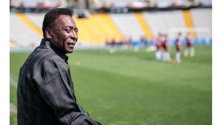 Pelé vuelve al hospital de Sao Paulo donde había estado internado.