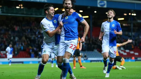 Brereton jugó y luego posó con la bandera de Chile