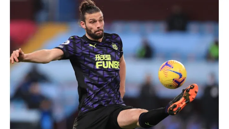 Andy Carroll no encuentra club y comienza a desesperarse