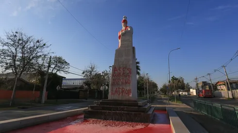 Atacan monumento al Presidente Allende