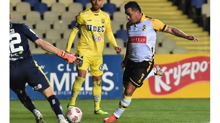 Esteban Paredes es factor en el Coquimbo Unido de Héctor Tapia, primer candidato al título de Primera B y el ascenso directo