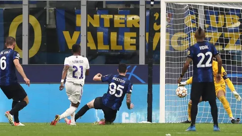 Vidal no pudo hacer nada en el gol de Rodrygo