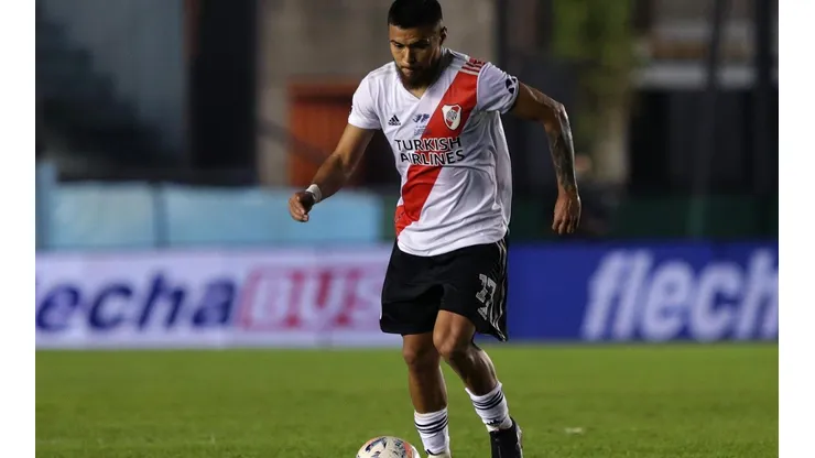 Paulo Díaz debió jugar en una posición menos habitual.